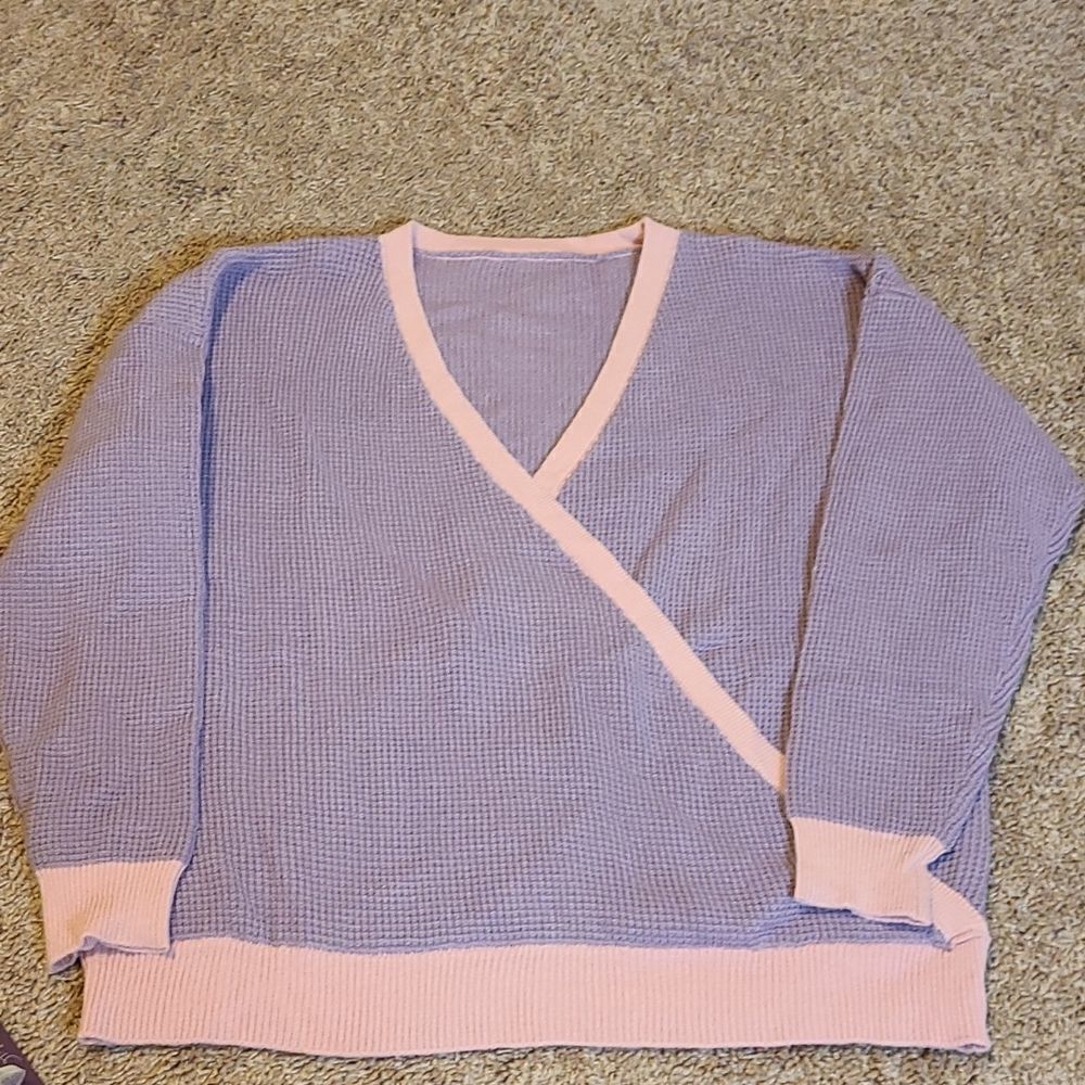 Pink and purple retro sweater 💜